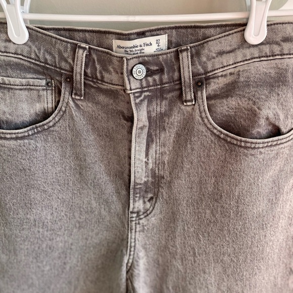 Abercrombie & Fitch 90s Straight Ultra High Rise - Grey - Size 4/27 Curve Love - Picture 5 of 9
